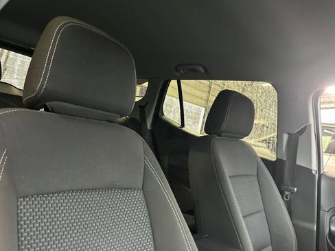 Used 2024 GMC Terrain SLE image 18