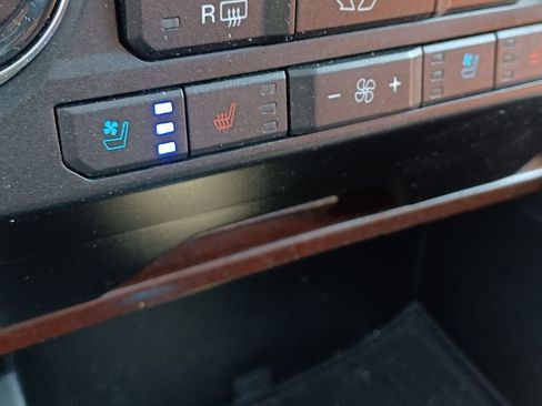 Used 2019 Ford F150 King Ranch w/ Equipment Group 601A Luxury AWD/4WD image 25
