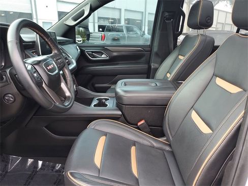 Used 2024 GMC Yukon AT4 w/ Technology Package image 18