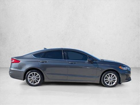 Certified 2020 Ford Fusion SE FWD image 4