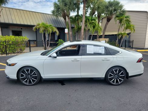 Used 2023 Honda Accord Touring image 9