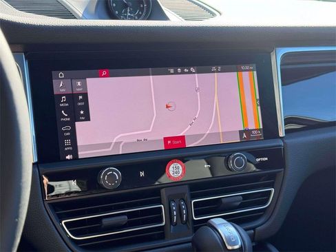 New 2026 Porsche Macan image 22