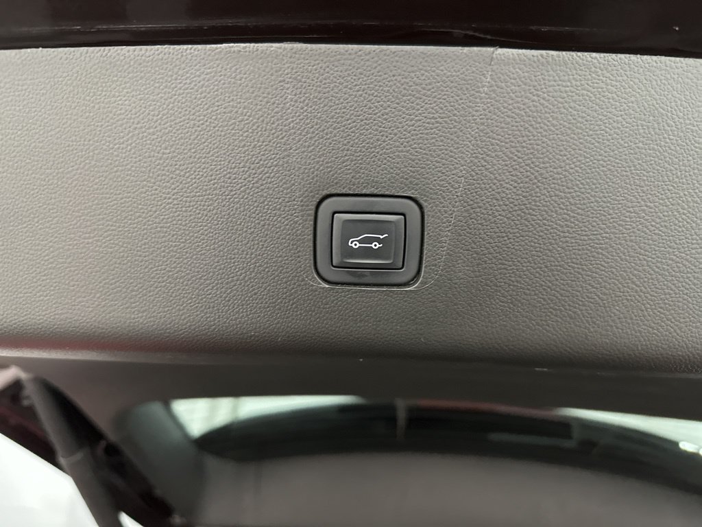 Used 2022 Chevrolet Traverse High Country AWD/4WD image 44