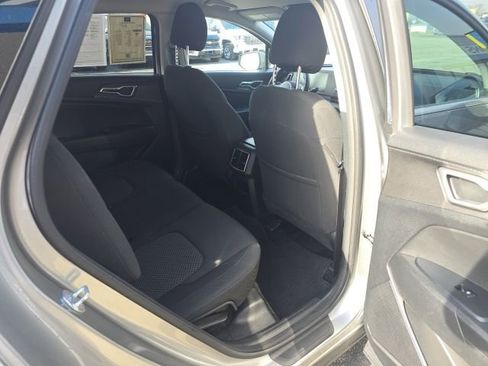 Used 2023 Kia Sportage LX image 40