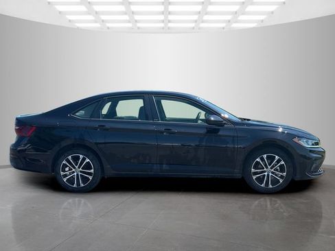 Used 2025 Volkswagen Jetta Sport FWD image 8