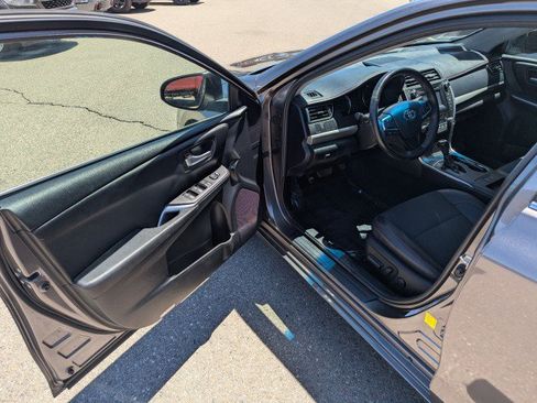 Used 2016 Toyota Camry SE FWD image 8