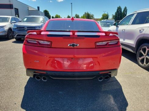 Used 2018 Chevrolet Camaro SS RWD image 8