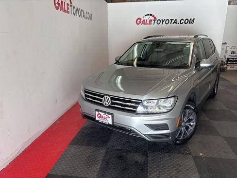 Used 2020 Volkswagen Tiguan SE image 3