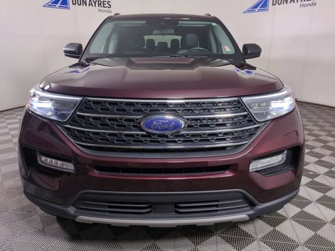 Used 2022 Ford Explorer XLT w/ Equipment Group 202A AWD/4WD image 8