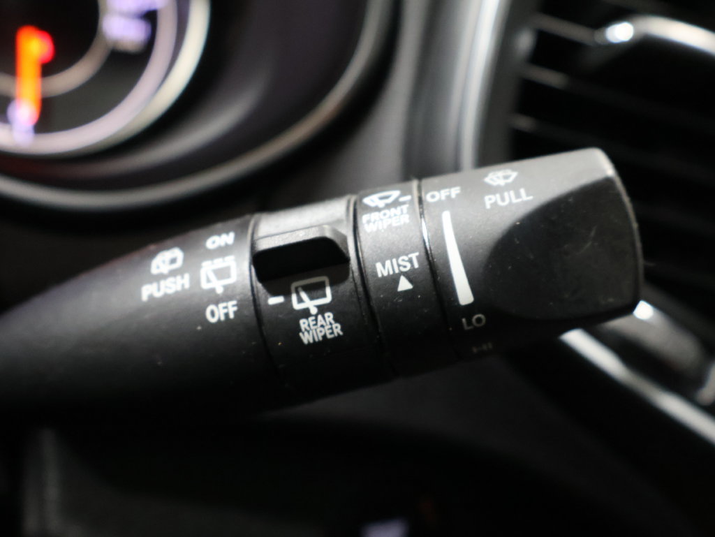 Used 2019 Jeep Cherokee Latitude Plus w/ Cold Weather Group AWD/4WD image 41