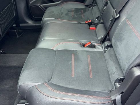 Used 2020 Mercedes-Benz GLB 250 w/ AMG Line image 39