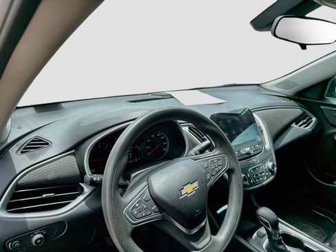 Used 2022 Chevrolet Malibu LT FWD image 11