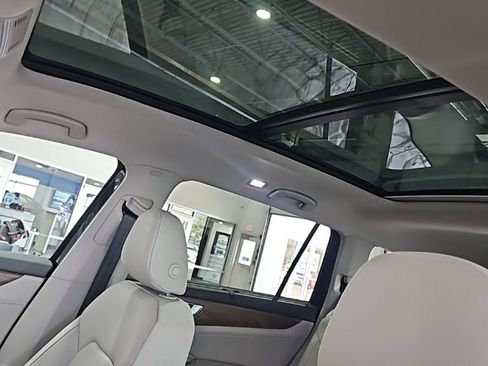 New 2026 Volkswagen Atlas SE FWD image 32