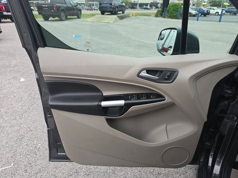 Used 2018 Ford Transit Connect Titanium image 11
