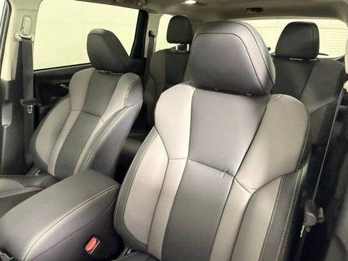Used 2025 Subaru Ascent Onyx Edition w/ Onyx Package image 33