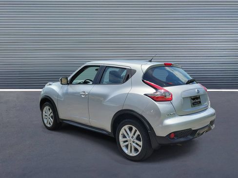 Used 2015 Nissan Juke S FWD image 4