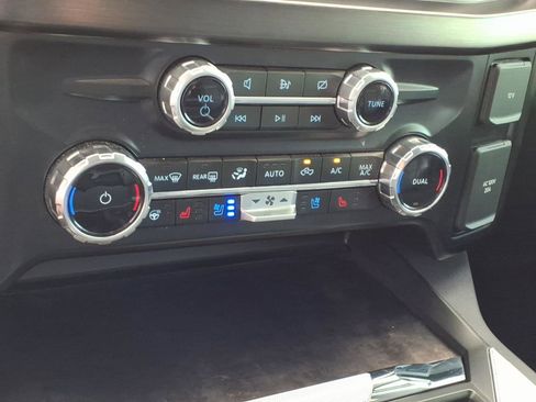 Used 2024 Ford F250 Lariat w/ Lariat Ultimate Package AWD/4WD image 14