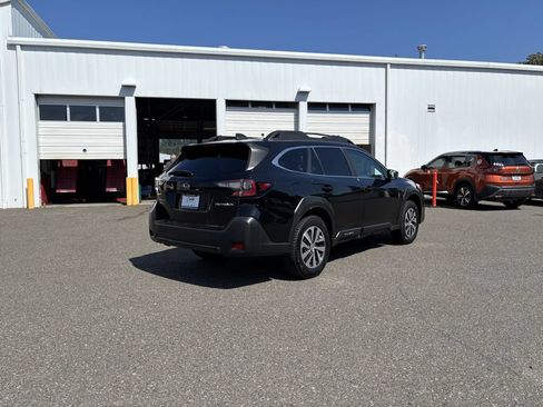 Used 2023 Subaru Outback Premium AWD/4WD image 9