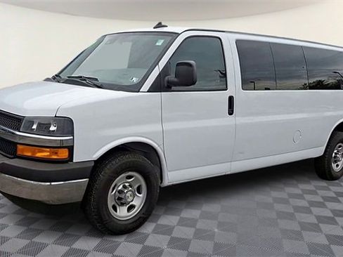 Used 2021 Chevrolet Express 3500 LT w/ LT Preferred Equipment Group image 4