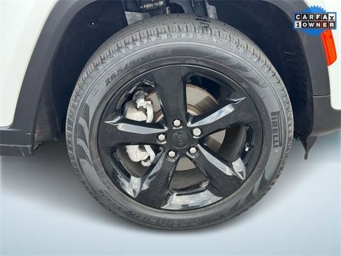 Used 2023 Jeep Grand Cherokee Limited w/ Black Appearance Package image 5