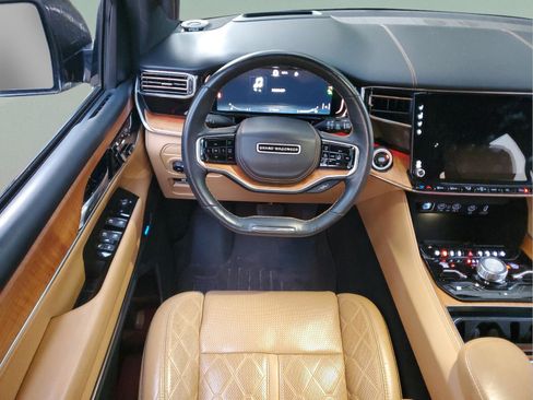 Certified 2022 Jeep Grand Wagoneer Series III w/ Rear Seat Video Group 1 image 10