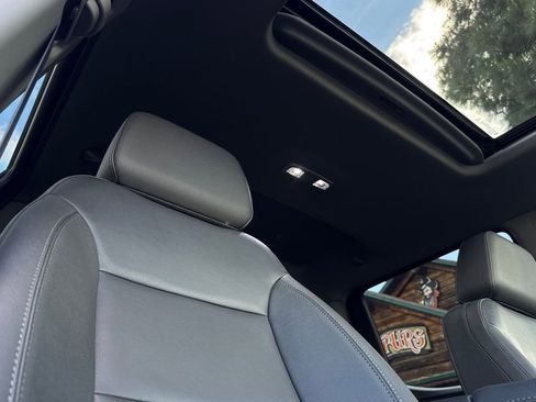 Certified 2022 Chevrolet Silverado 1500 LT Trail Boss w/ Convenience Package II image 18