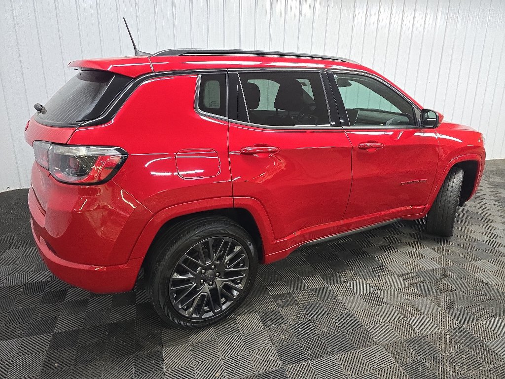 Used 2022 Jeep Compass Limited AWD/4WD image 3
