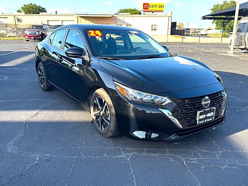 Used 2024 Nissan Sentra SV FWD image 2