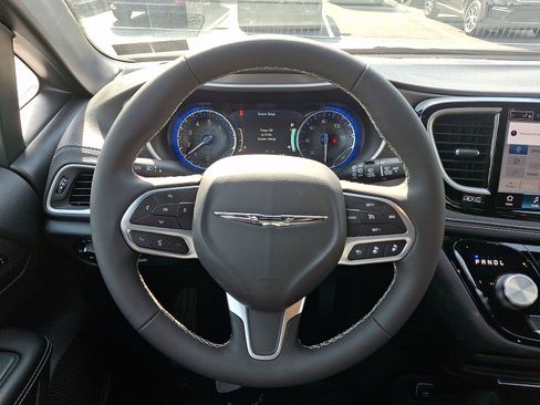 New 2026 Chrysler Pacifica Select image 13