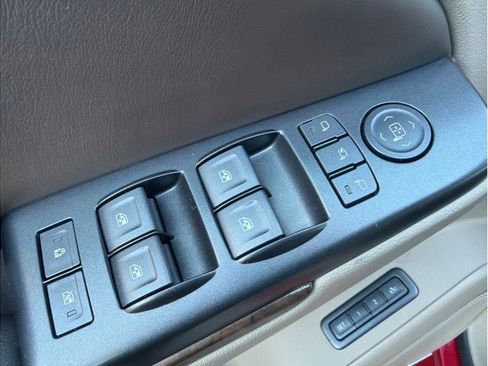 Used 2015 Chevrolet Tahoe LT image 12