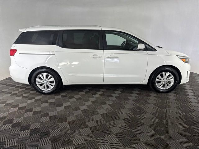 Used 2015 Kia Sedona LX w/ LX Convenience Package FWD image 6