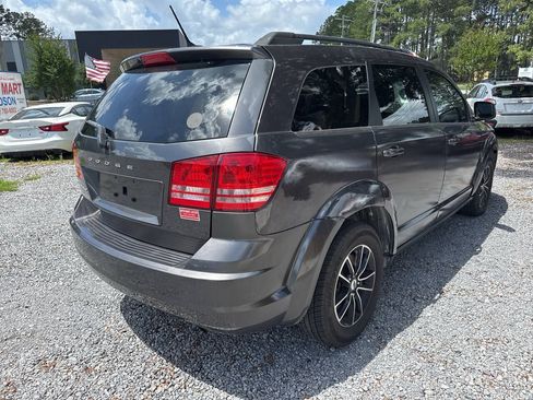 Used 2018 Dodge Journey SE w/ Popular Equipment Group FWD image 3