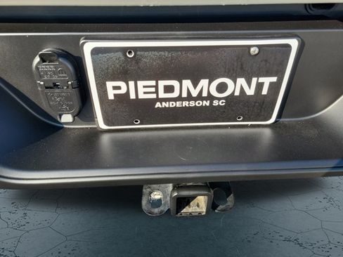Used 2020 Jeep Gladiator Overland AWD/4WD image 12