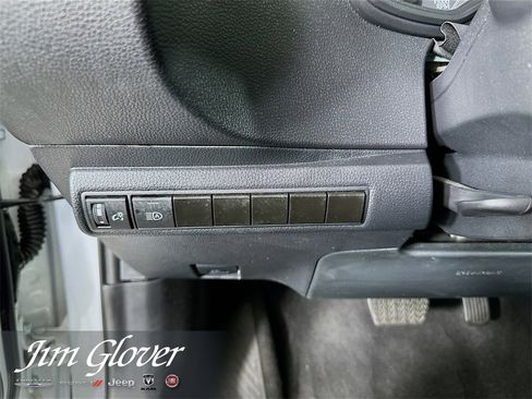 Used 2025 Toyota Corolla LE image 27