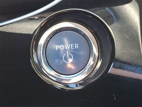 Used 2019 Toyota Prius LE image 24