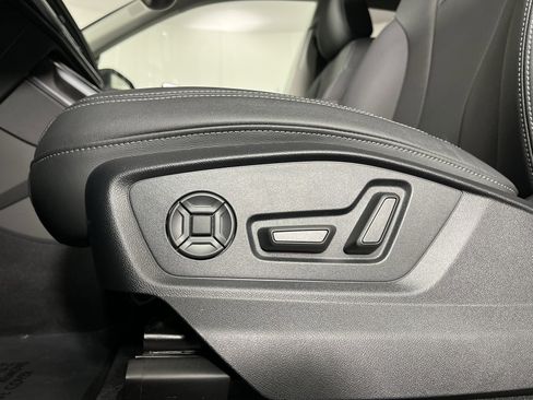 Used 2023 Audi Q8 Prestige image 20