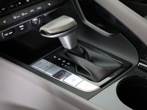 Used 2023 Hyundai Elantra SEL w/ Convenience Package image 6