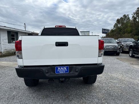 Used 2013 Toyota Tundra 4x4 CrewMax image 3
