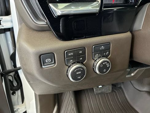 Used 2025 GMC Sierra 1500 SLE w/ X31 Off-Road Package AWD/4WD image 24