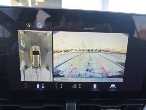 Used 2025 Chevrolet Equinox LT w/ Convenience Package II image 30