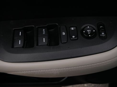 Used 2023 Honda HR-V LX image 19