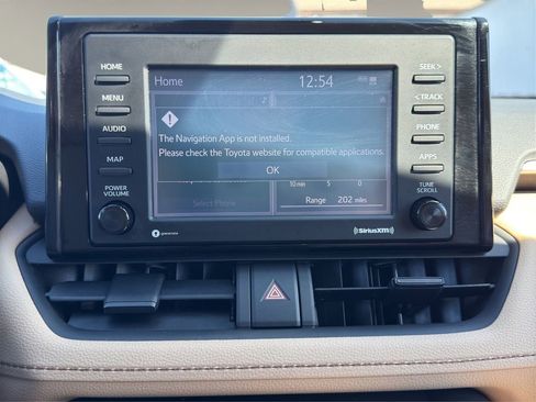 Used 2022 Toyota RAV4 LE image 16