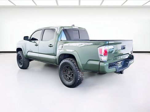 Used 2022 Toyota Tacoma TRD Sport w/ Technology Package image 6