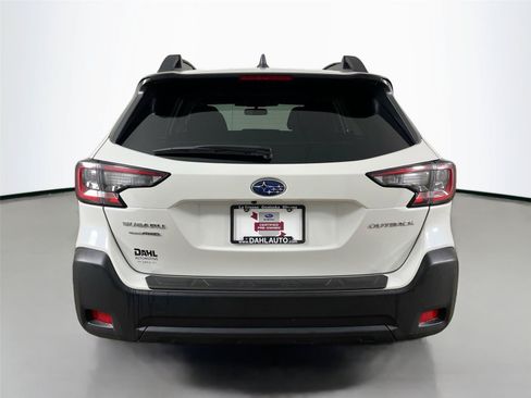 Used 2025 Subaru Outback Premium AWD/4WD image 12