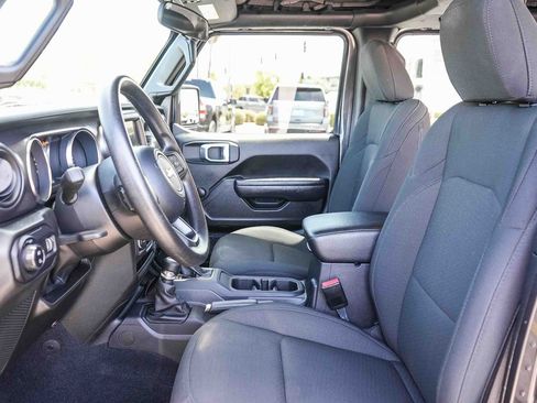 Used 2023 Jeep Gladiator Sport AWD/4WD image 19