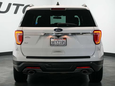 Used 2018 Ford Explorer XLT FWD image 5