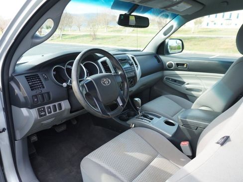 Used 2012 Toyota Tacoma PreRunner w/ SR5 Pkg image 28