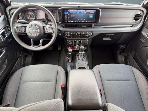 Used 2024 Jeep Wrangler Unlimited Rubicon image 16