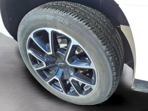 Used 2023 Chevrolet Suburban RST w/ Luxury Package image 29