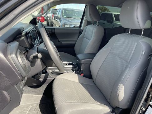 Used 2022 Toyota Tacoma SR image 11